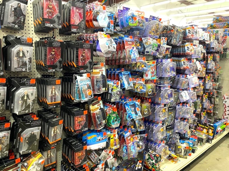 Action Figures 925x694